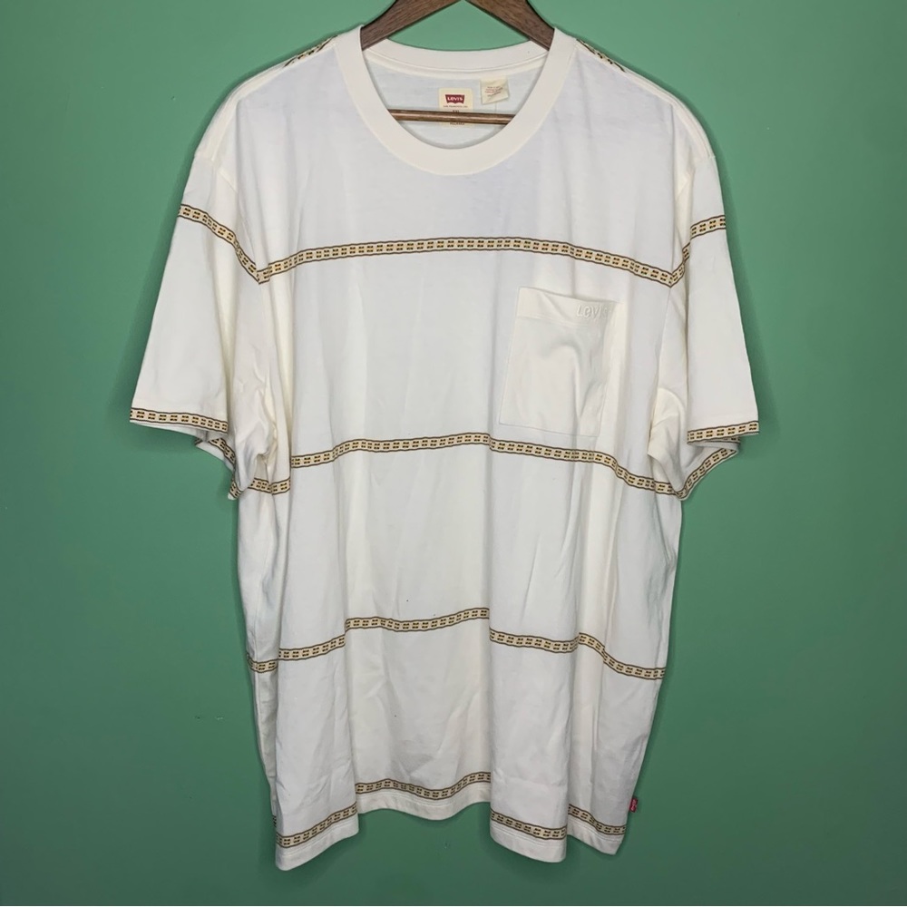Levi’s Pocket Tee - Picture 1 of 10
